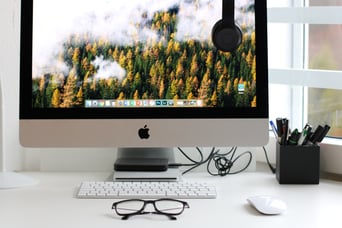 apple-keyboard-close-up-computer-930530